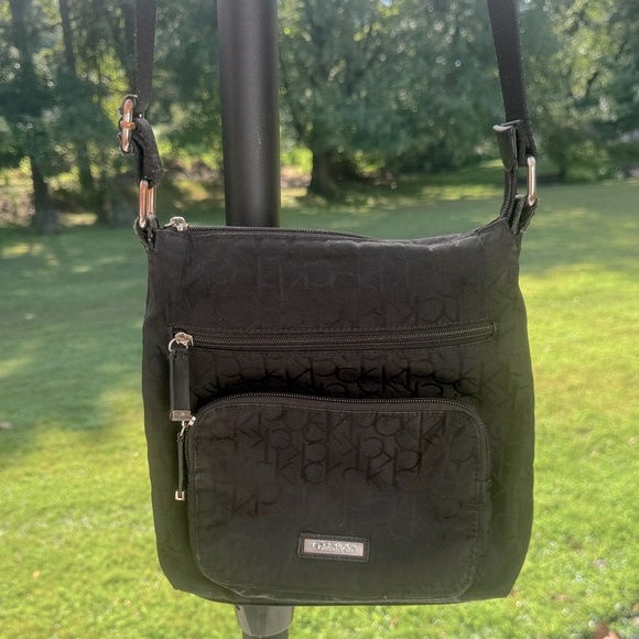 Calvin Klein Black Logo Crossbody Bag - Picture 1 of 4